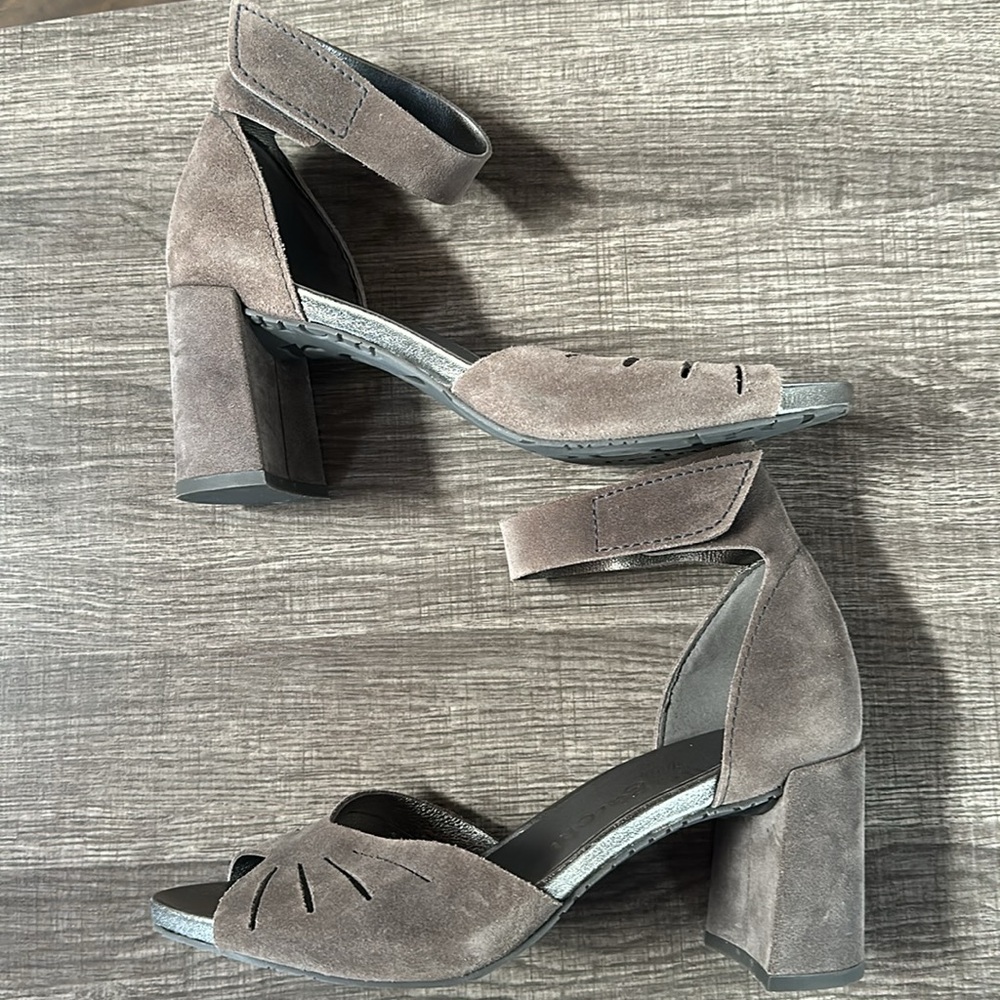 NWT Pedro Garcia Witt Suede Peeptoe Block Heel Ankle Strap Slate Gray 8.5 - Picture 4 of 6